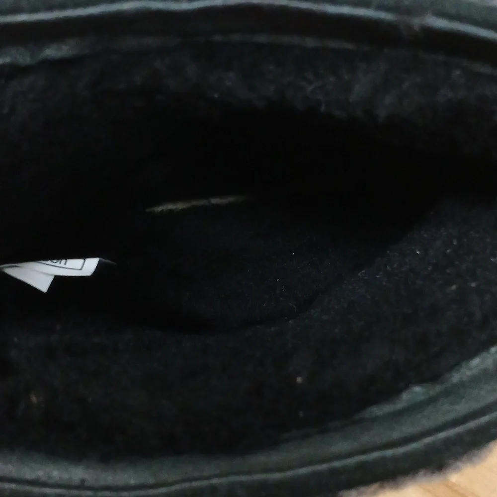 Ugg Reykir Waterproof Furry Black Boots Size 6